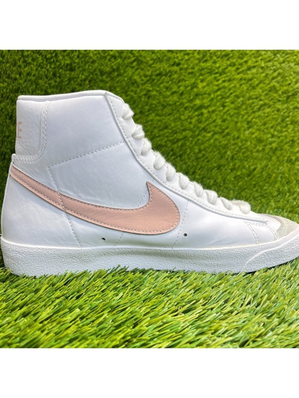 Nike Blazer Mid 77 Vintage Womens Size 8 White Pink Athletic Shoes Sneakers - Picture 4 of 10